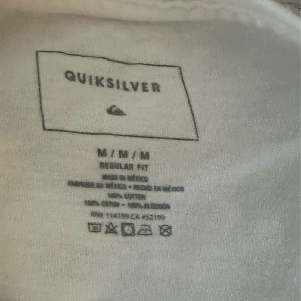 Quicksilver T shirt Men medium White Short Sleeve Crew Neck  Used - Picture 5 of 5